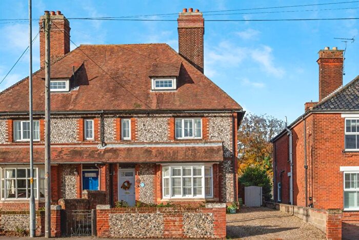 5 Bedroom Semi-Detached House For Sale In Norwich Road, North Walsham, NR28