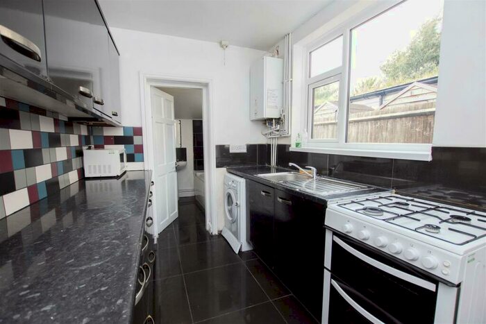 6 Bedroom House To Rent In Gristhorpe Road, Birmingham, B29