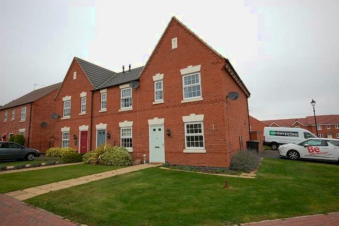 3 Bedroom Semi-Detached House To Rent In Glengarry Way Greylees, Sleaford, NG34