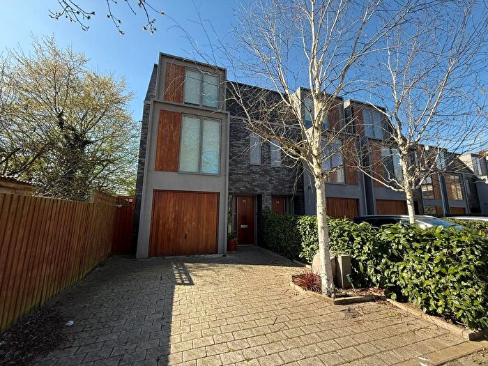 3 Bedroom Town House To Rent In Greenfield Place, Hayes, UB3