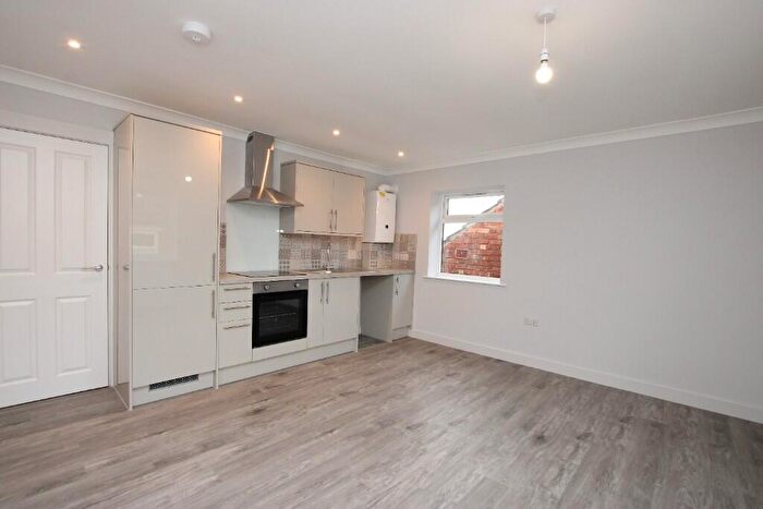 1 Bedroom Apartment To Rent In Cobden Street, Kettering, Northamptonshire, NN16