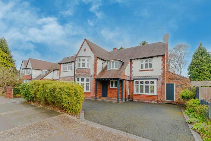 4 Bedroom Detached House For Sale In Elmdon Road, Selly Park, B29
