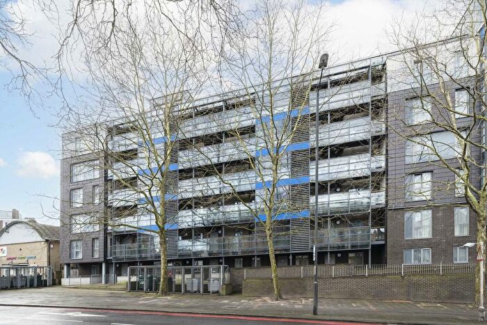 2 Bedroom Flat To Rent In Streatham Place, Brixton, SW2