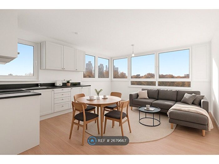 3 Bedroom Flat To Rent In Cranmer House, London, SW11