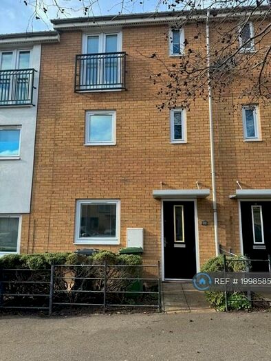 4 Bedroom Terraced House To Rent In Lakeview Way, Hampton Centre, Peterborough, PE7