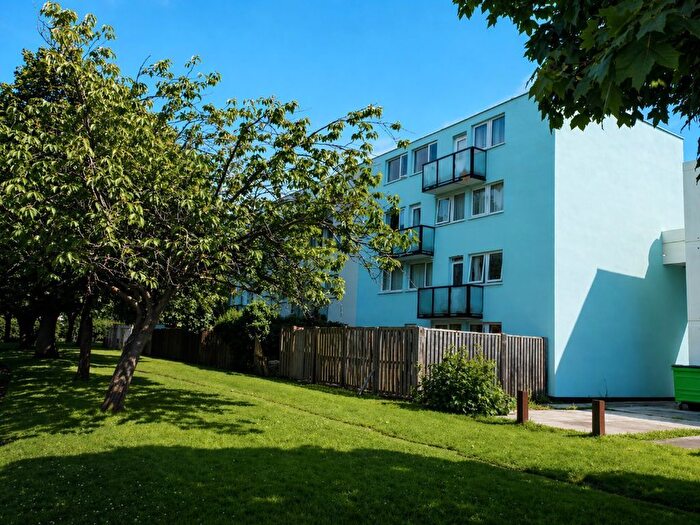 2 Bedroom Flat To Rent In Cornwell Close, Gosport, PO13