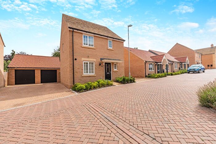3 Bedroom Detached House For Sale In Sissons Close, Barnack, Stamford, PE9