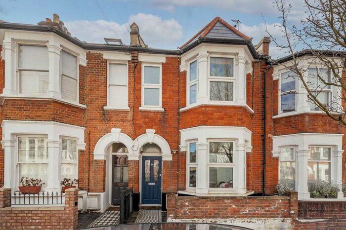 1 Bedroom Flat To Rent In Steerforth Street, London, SW18