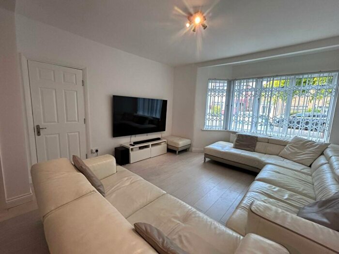 4 Bedroom House To Rent In Manor Road, Harrow, HA1
