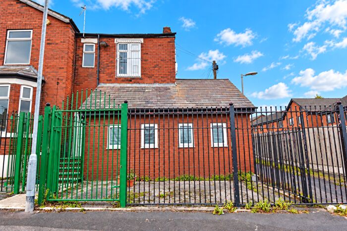 1 Bedroom Flat For Sale In Willows Road, Salford, M5