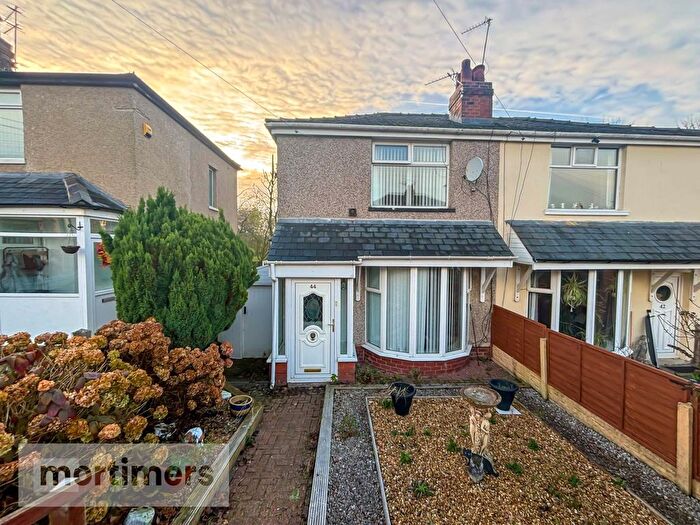 2 Bedroom Semi Detached House For Sale In Lyndhurst Avenue, Blackburn, Lancashire, BB1