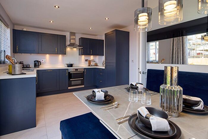 4 Bedroom Town House To Rent In Kingfields Park, Hull, HU7