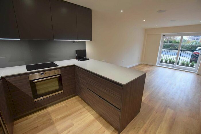 1 Bedroom Flat To Rent In Beaufort Square, Edgware, NW9