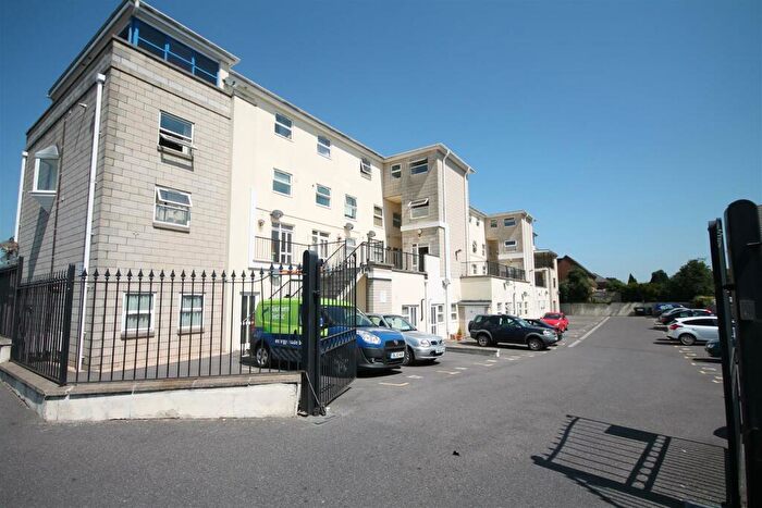 2 Bedroom Flat To Rent In The Mazion, Ringwood Road, BH12
