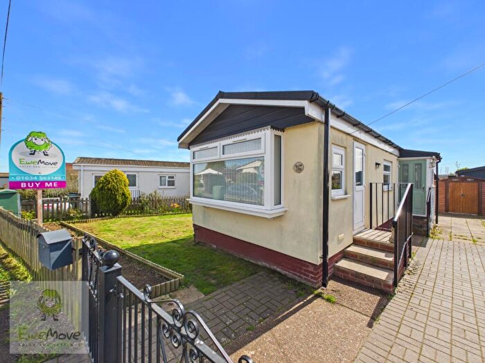 1 Bedroom Park Home For Sale In Hoo Marina Park, Vicarage Lane, Rochester, ME3