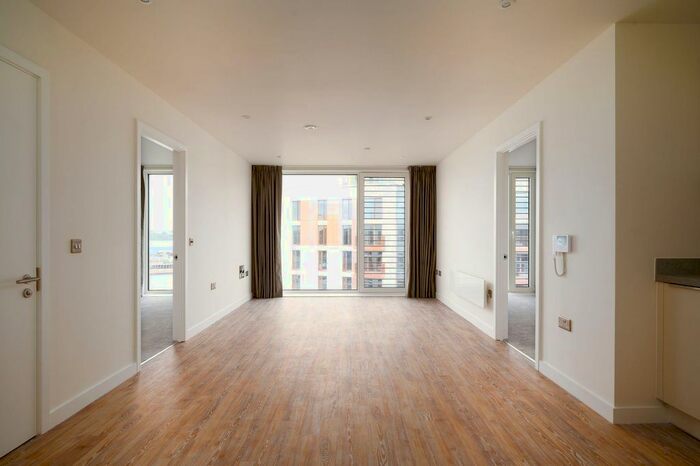 2 Bedroom Flat To Rent In Apartment, The Kell, Gillingham Gate Road, Chatham Docks, Gillingham, ME4