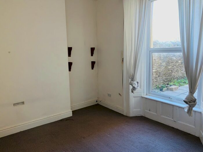 1 Bedroom Flat To Rent In North Hill, Mutley, Plymouth, PL4
