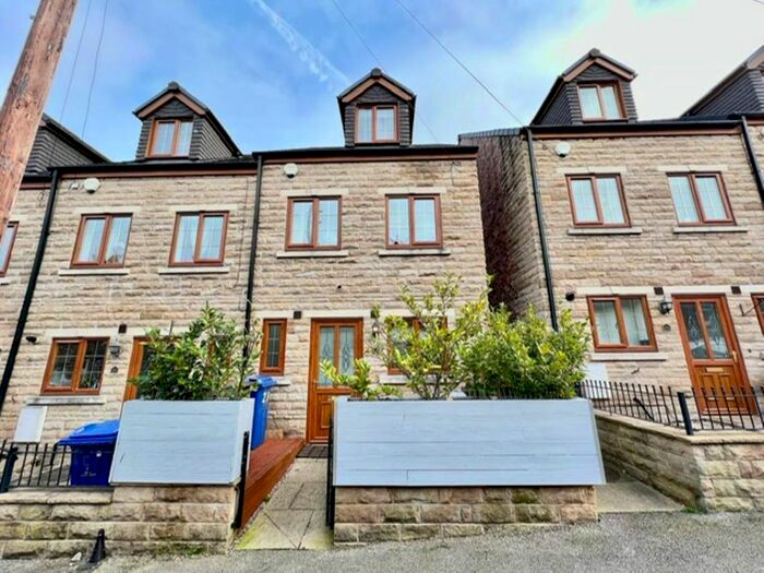 3 Bedroom Property To Rent In Beckett Street, Barnsley, S71