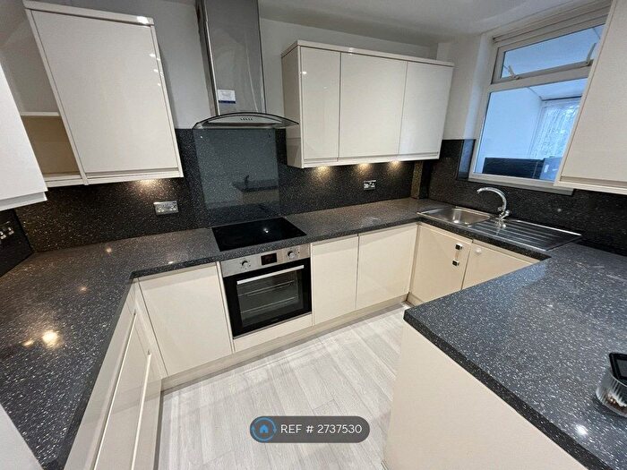 3 Bedroom Terraced House To Rent In Waverley Road, Rainham, RM13