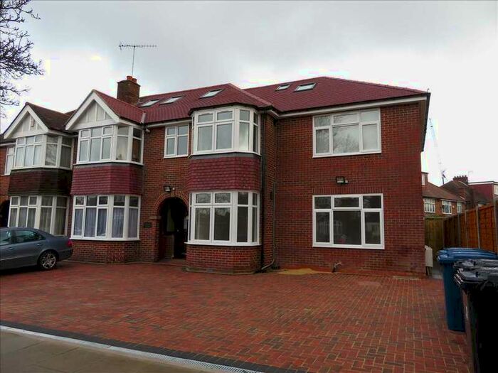 3 Bedroom Apartment To Rent In Lynwood Road (ffr), Ealing, W5