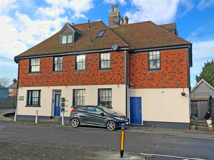 2 Bedroom Flat For Sale In Brenzett, Romney Marsh, Kent, TN29