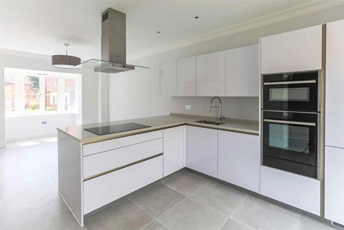 5 Bedroom Detached House To Rent In Oval Place, Nether Alderley, SK10