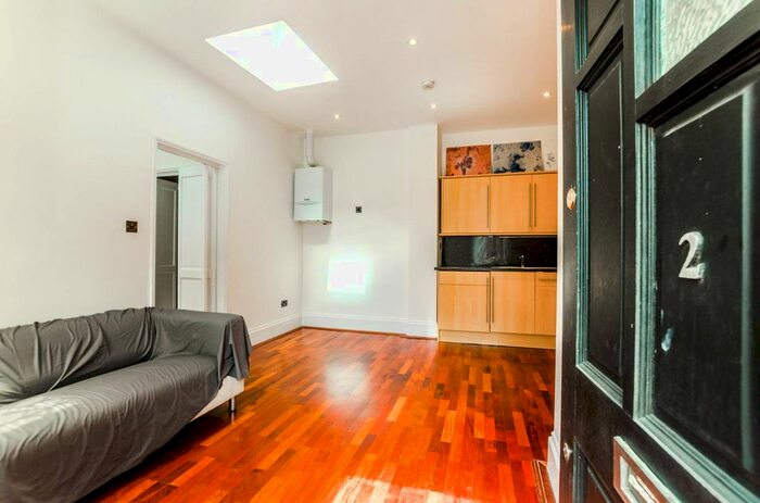 1 Bedroom Flat To Rent In Fairbridge Road, Archway, London, N19