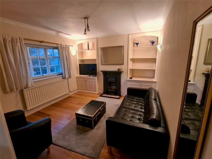 2 Bedroom Maisonette To Rent In Neale Close, East Finchley/Suburb Borders N2