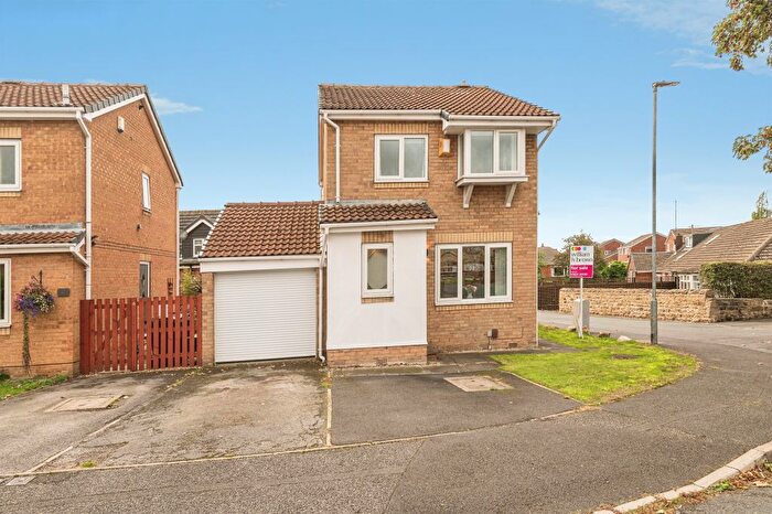 3 Bedroom Detached House For Sale In Park Lands, Ossett, WF5