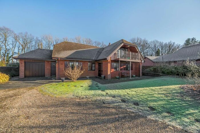 3 Bedroom Detached Bungalow For Sale In Penybont, Llandrindod Wells, LD1