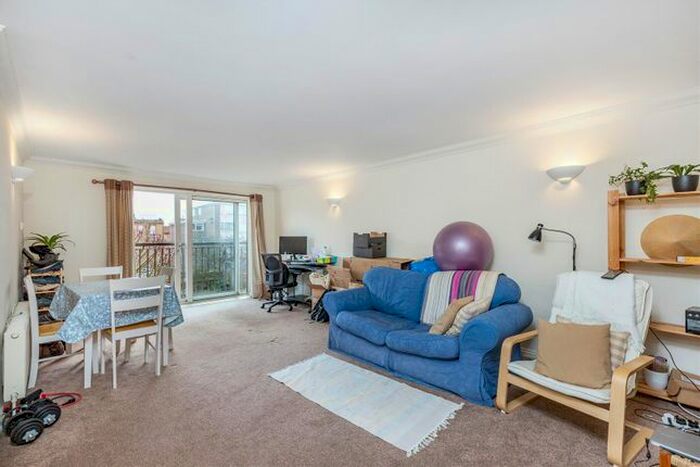 2 Bedroom Flat To Rent In Viscount Point, The Broadway, Wimbledon, SW19