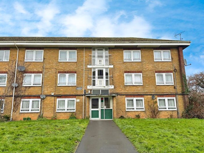 2 Bedroom Flat For Sale In Sedbergh Road, Southampton, SO16