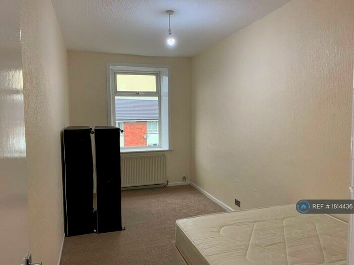 2 Bedroom Flat To Rent In Henry Street, Church, Accrington, BB5