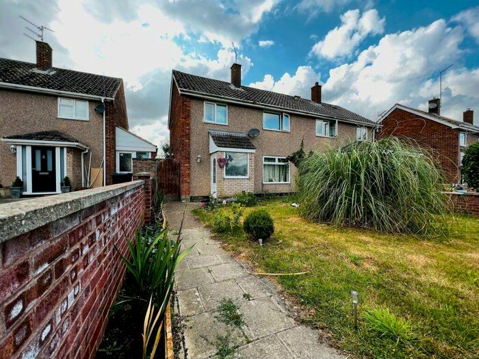 3 Bedroom Semi-Detached House To Rent In Sherborne Walk, Corby, NN18