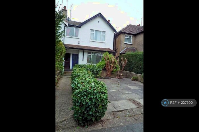 1 Bedroom Flat To Rent In Woodville Road, London, NW11