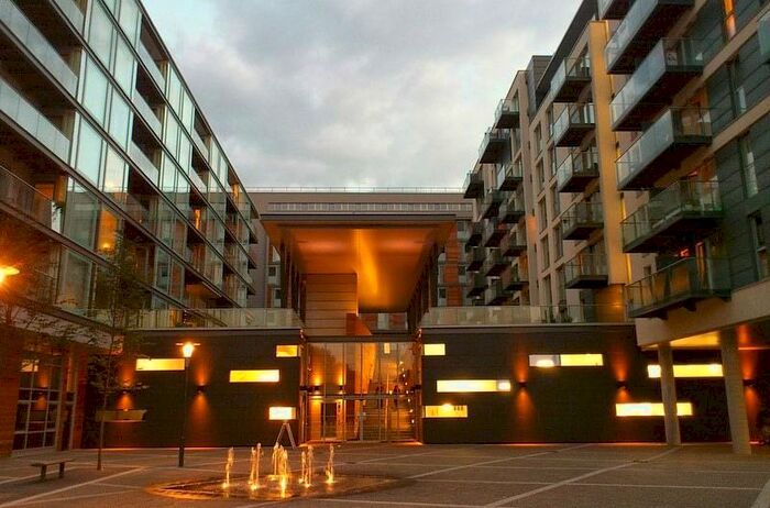 2 Bedroom Flat To Rent In Station Approach, Hayes, UB3