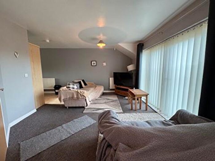 2 Bedroom Flat To Rent In Cornishway, Manchester, M22