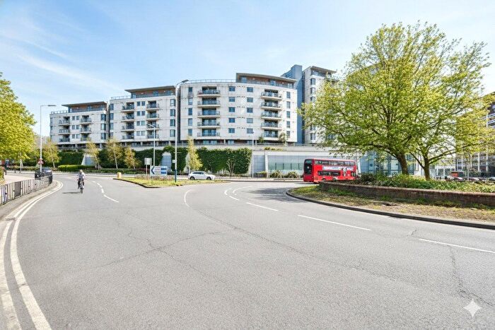 2 Bedroom Flat To Rent In Lexicon Apartments, Mercury Gardens, Romford, RM1