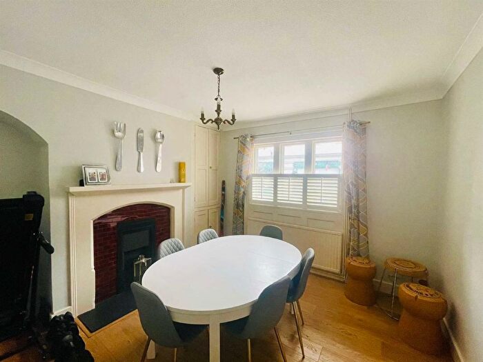 4 Bedroom Terraced House To Rent In High Street, Eton, Windsor, SL4