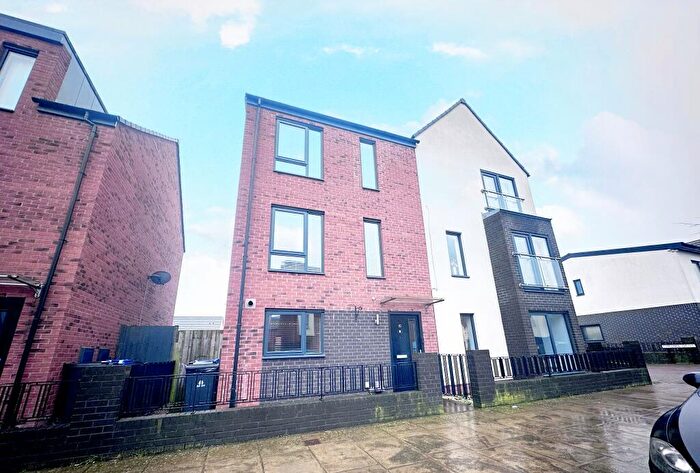 3 Bedroom House To Rent In Woodfield Way, Balby, Doncaster, DN4