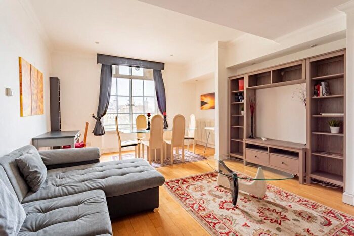 2 Bedroom Apartment To Rent In Trinity Square, London, EC3N