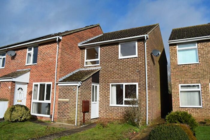 3 Bedroom End Of Terrace House To Rent In Barn Close, Kidlington, OX5