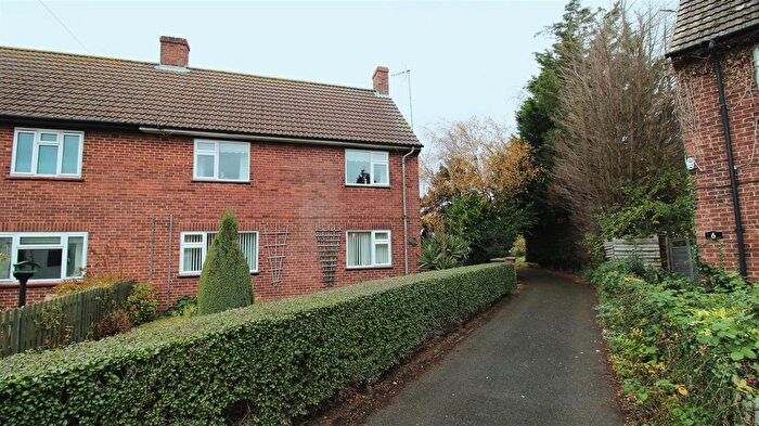 3 Bedroom Semi-Detached House For Sale In George Avenue, Gedney Drove End, PE12