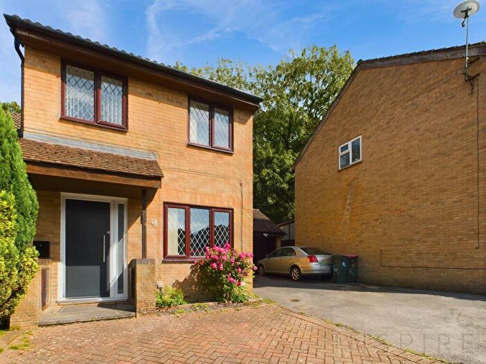 3 Bedroom Property To Rent In Chaldon Road, Crawley, RH11