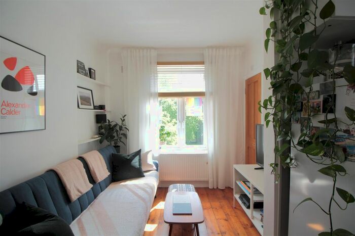 2 Bedroom Flat To Rent In Brixton Hill, London, SW2