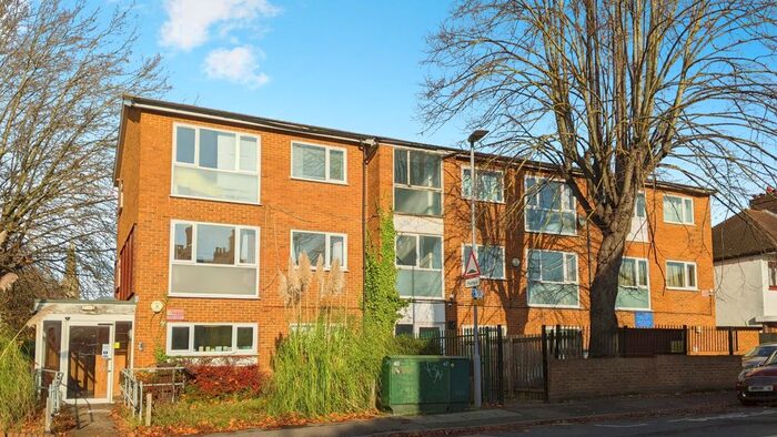 1 Bedroom Flat To Rent In Park Road, Wallington, SM6