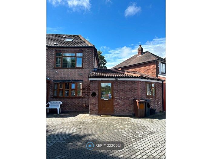 2 Bedroom Maisonette To Rent In Harvard Road, Solihull, B92