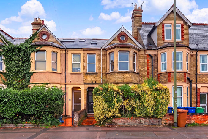 2 Bedroom Flat For Sale In Cowley Road, East Oxford, OX4