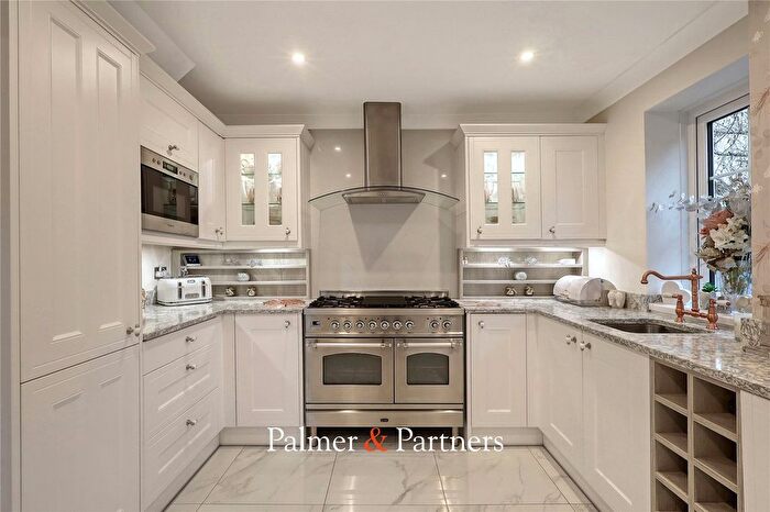 5 Bedroom Detached House For Sale In Gandalfs Ride, South Woodham Ferrers, Chelmsford, Essex, CM3