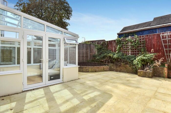 5 Bedroom Semi-Detached House To Rent In Shepherds Hill, Guildford, Surrey, GU2